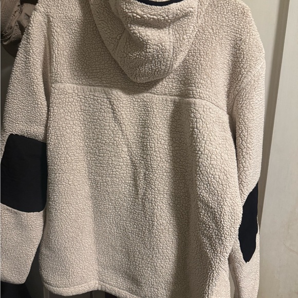 The North Face Cream and Black Men's Sweater - Picture 2 of 3